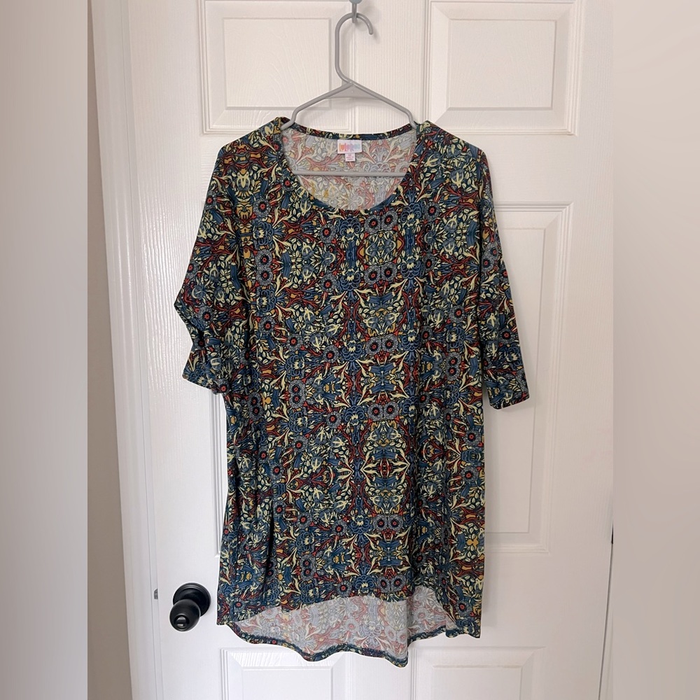 LuLaRoe medium shirt